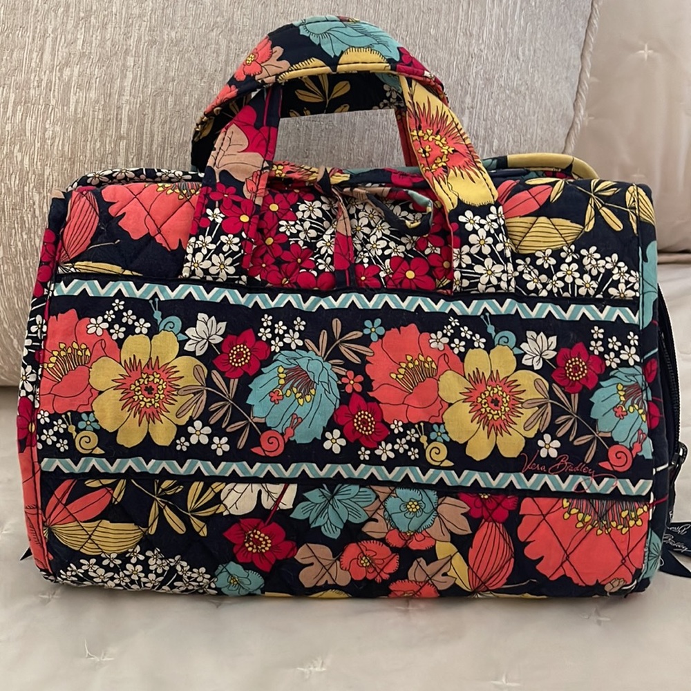 Vera Bradley hanging zippered makeup bag